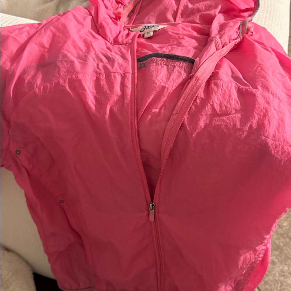 This a rose windbreaker in size s